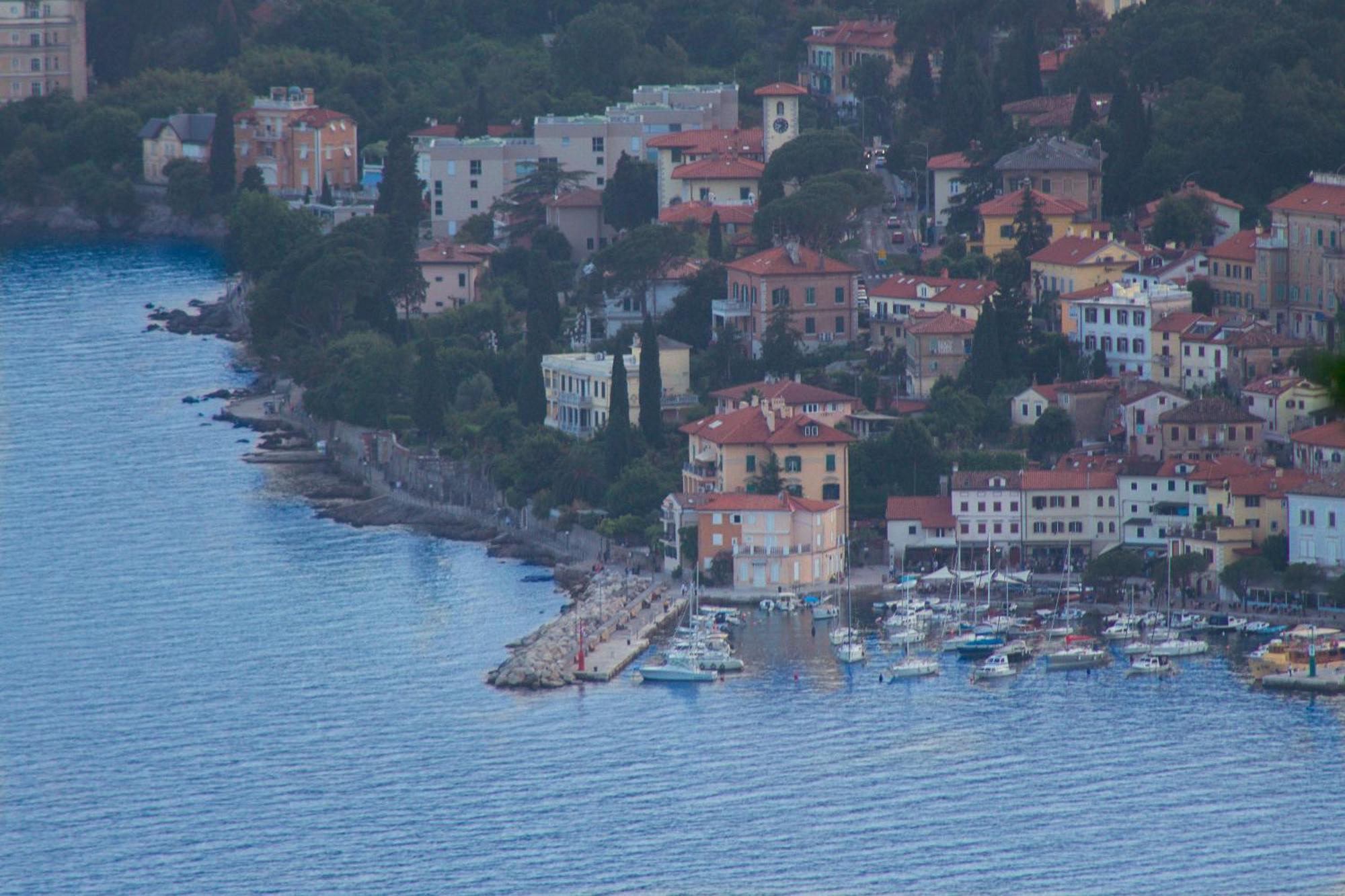 Apartmán Sea View Retreat With 170Mbps Wifi And Sunny Balcony Kastav Exteriér fotografie